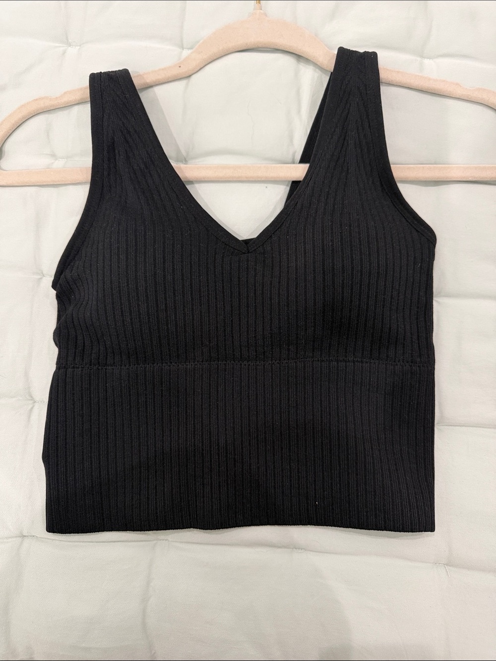 Ribbed V-Neck Cropped Tank Top - Black